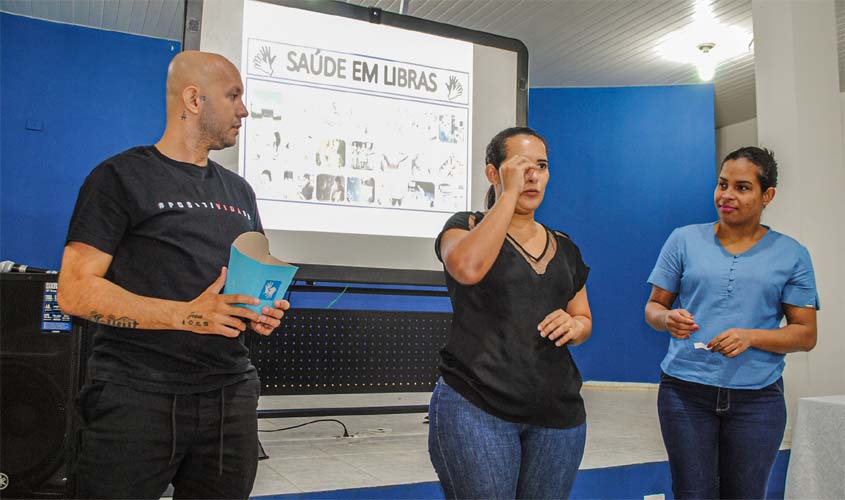 Semed inicia Curso Avançado de Libras