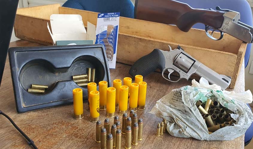 PRF apreende duas armas de fogo e uma motocicleta adulterada