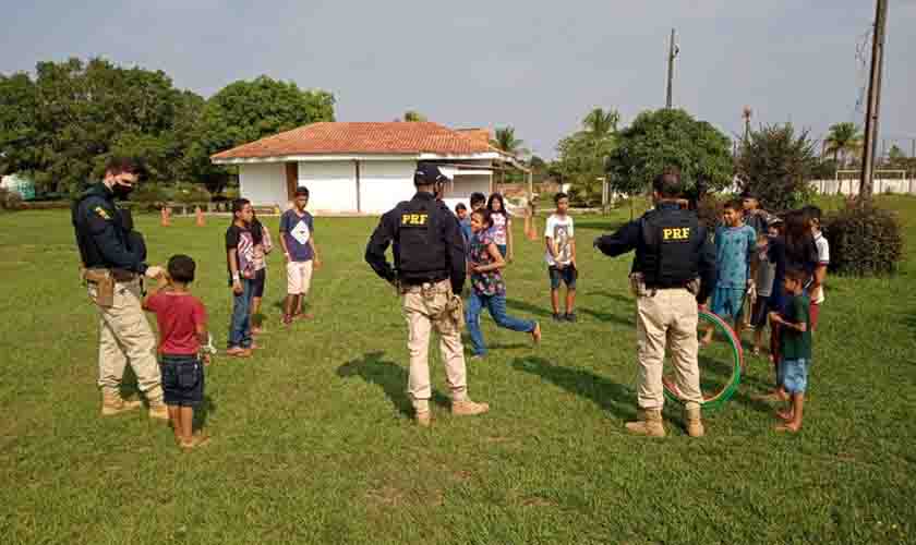 Em Rondônia, PRF participa de Ações em comemoração ao Dia das Crianças
