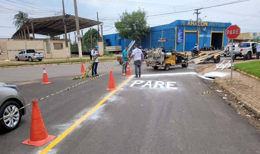 Após obras de infraestrutura, ruas do bairro Lagoa recebem sinalização