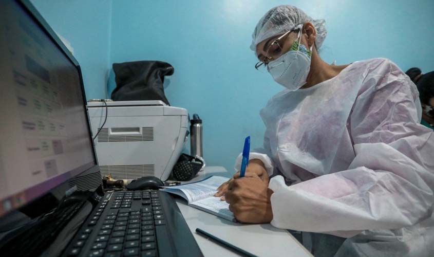 Aprovados na saúde assinam contrato nesta terça-feira