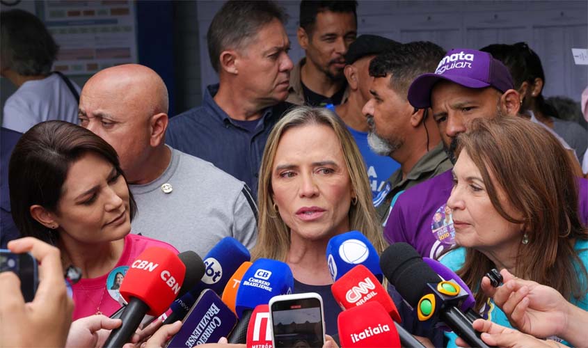 Terror das feministas: radicais, deputadas conservadoras disputam poder na extrema direita