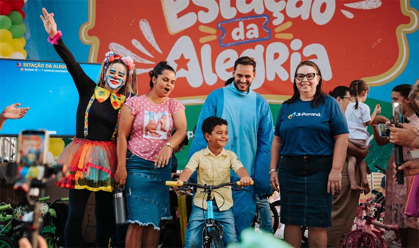Estação da Alegria reúne 5 mil pessoas no Dia das Crianças