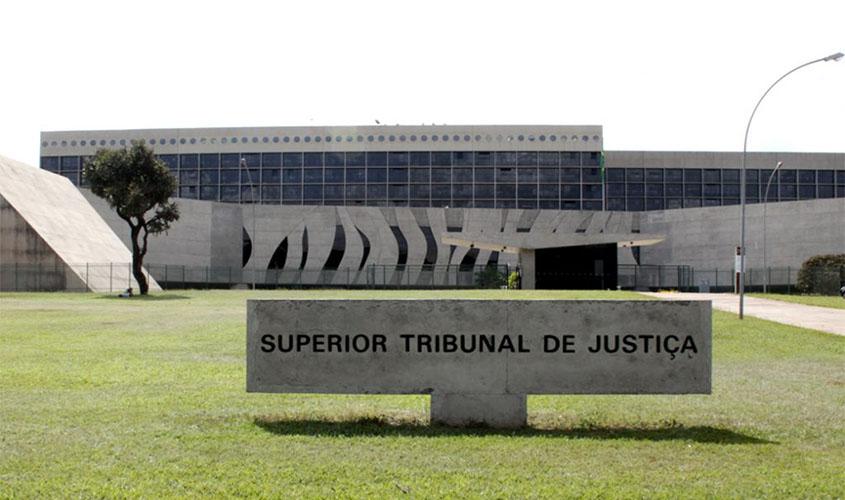 Informativo de Jurisprudência destaca reconhecimento de crime de assédio sexual entre professor e aluno