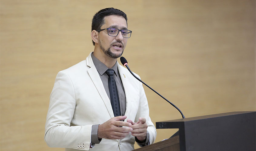 Deputado Anderson parabeniza aprovação de projeto sobre fim da prisão disciplinar nas Polícias Militares e nos Corpos de Bombeiros