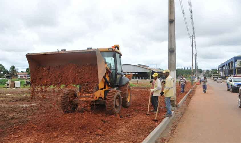 Prefeitura retoma acabamento da Rogério Weber, próximo ao mercado do produtor