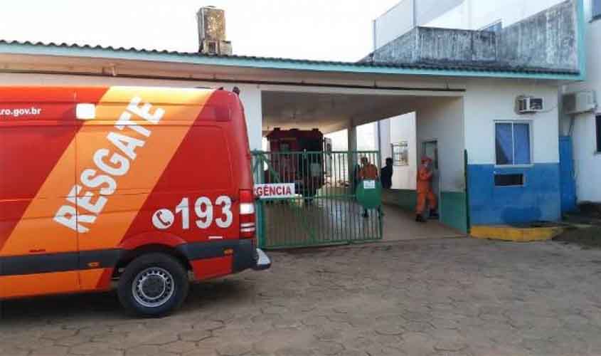 Homem é esfaqueado nos testículos pela esposa que foi detida e nega as agressões