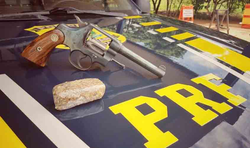 PRF apreende um revólver e porção de maconha