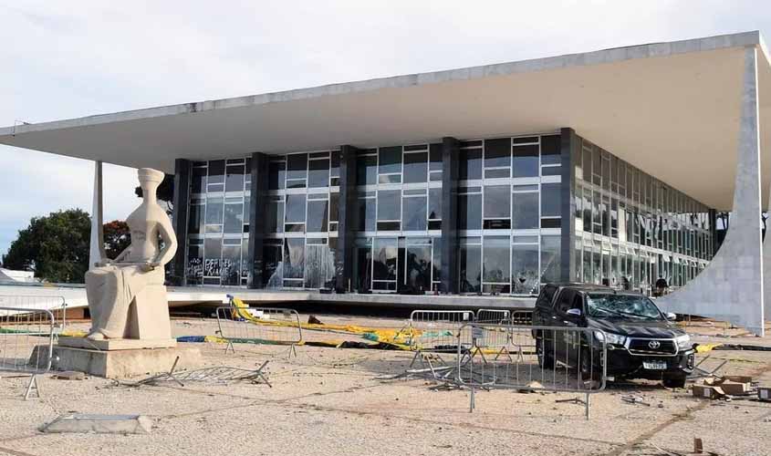 Que se erga da justiça a clava forte!