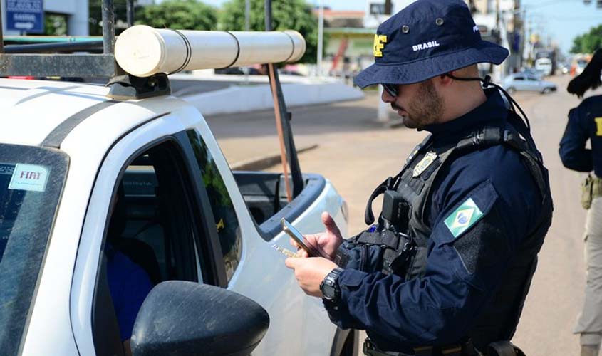 PRF em RO registra 4 mil infrações por dirigir sem CNH