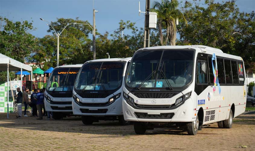 Micro-ônibus inclusivos ampliam atendimento a PcD e TEA