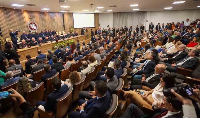 Prefeito Léo Moraes participa da posse do novo procurador-geral de Justiça do MPRO