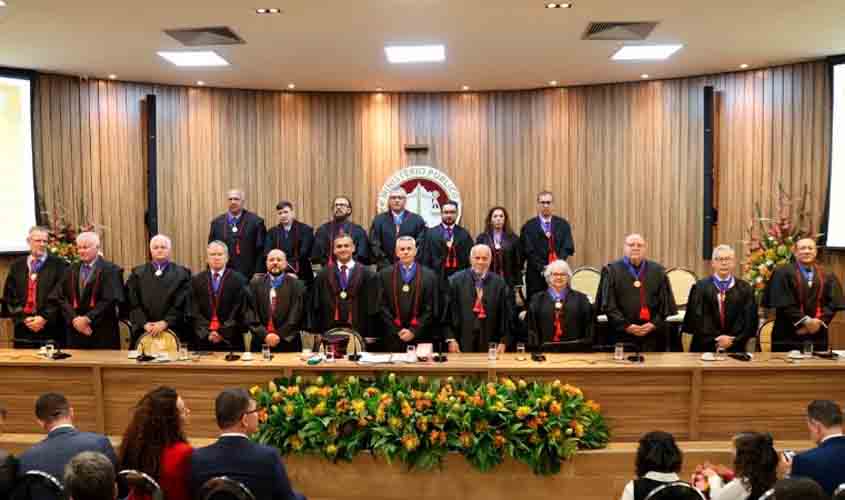 Alexandre Jésus de Queiroz Santiago toma posse como Procurador-Geral de Justiça de Rondônia