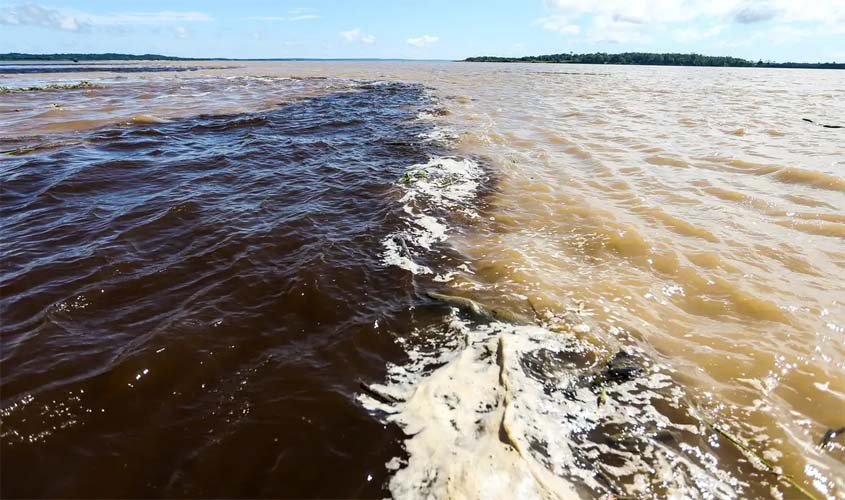 Naufrágio no Amazonas deixa dois mortos e sete desaparecidos