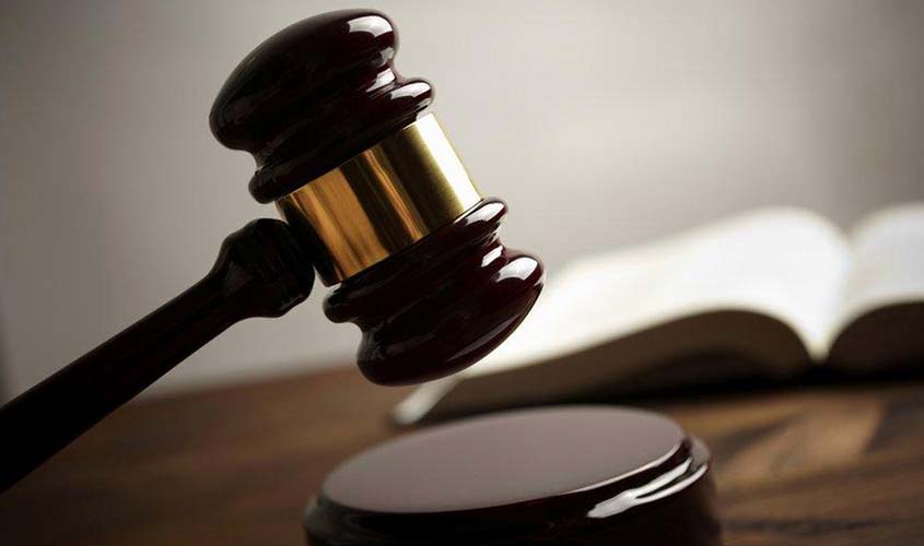 Feminicídio: 1º Tribunal do Júri de Porto Velho julga nesta quinta filho acusado de matar a mãe pelas costas
