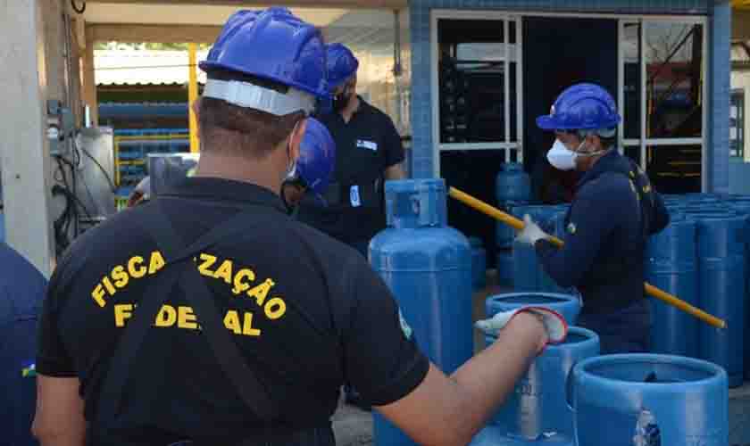 Ipem Rondônia fiscaliza botijões de gás de cozinha e orienta consumidores sobre requisitos de segurança na hora da compra