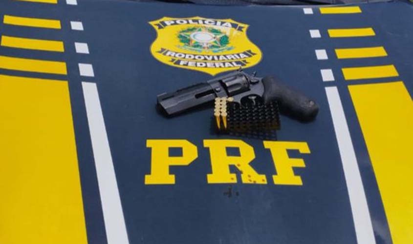 PRF apreende arma de fogo em Ouro Preto do Oeste/RO