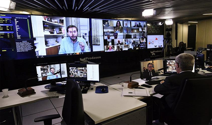 Senadores pedem votação de proposta para taxar grandes fortunas