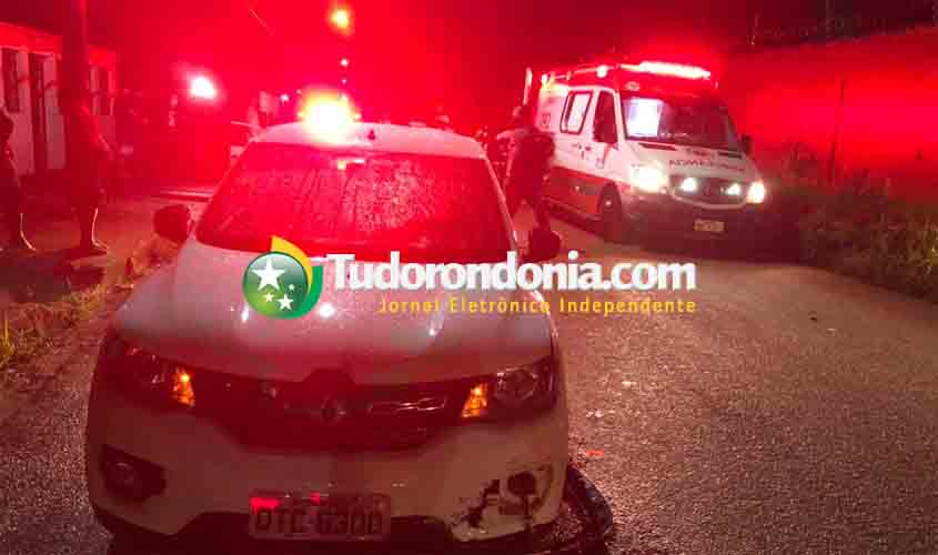 Colisão entre carro e moto deixa adolescente de 16 com fratura exposta no pé