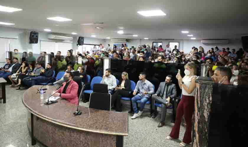 Hildon Chaves anuncia recomposição salarial a servidores municipais de Porto Velho