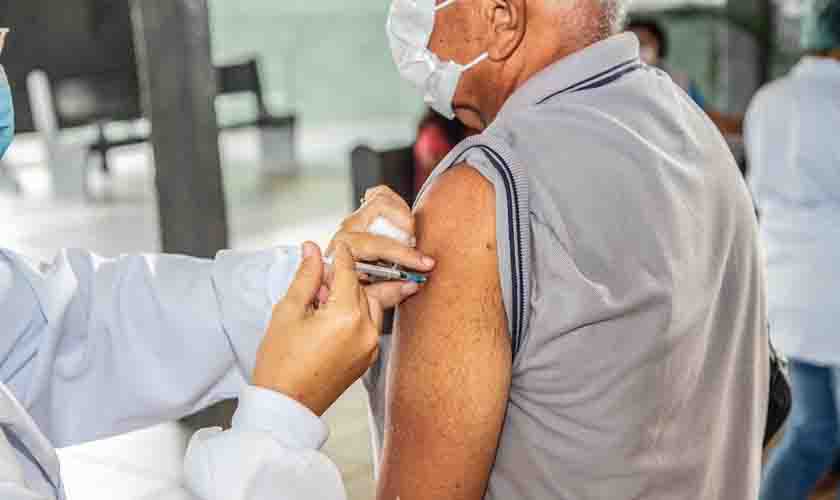Mais de 1500 pessoas foram vacinadas contra a gripe