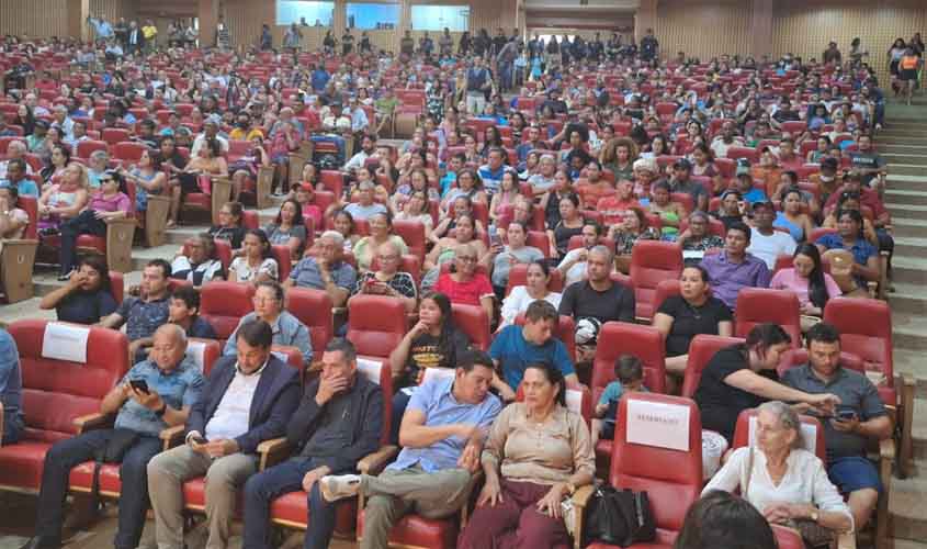 Governo de RO e Prefeitura de Porto Velho promovem cidadania com entrega de mais de mil títulos de propriedade a famílias de baixa renda