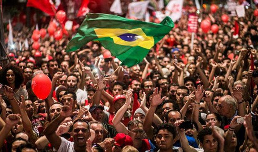 Escalada contra a democracia