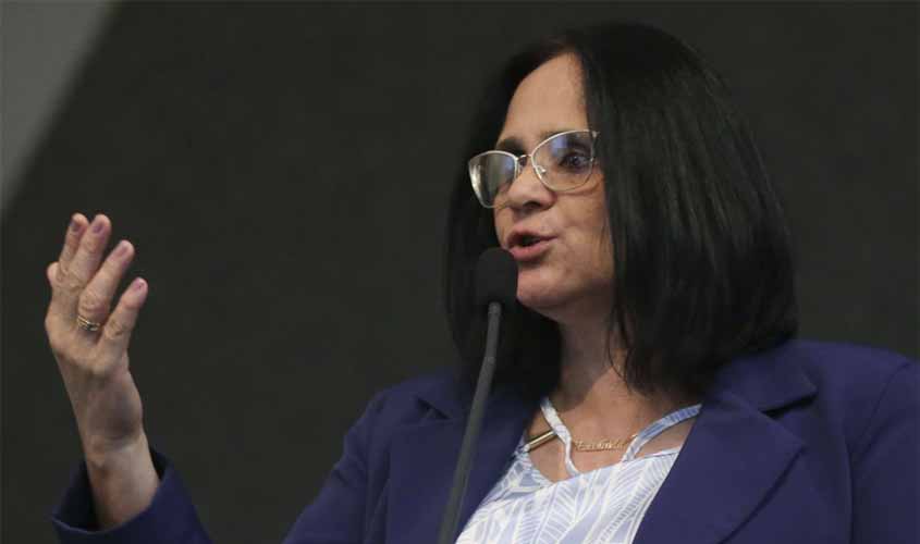 Projeto de combate a suicídio deve ter resultado este ano, diz Damares