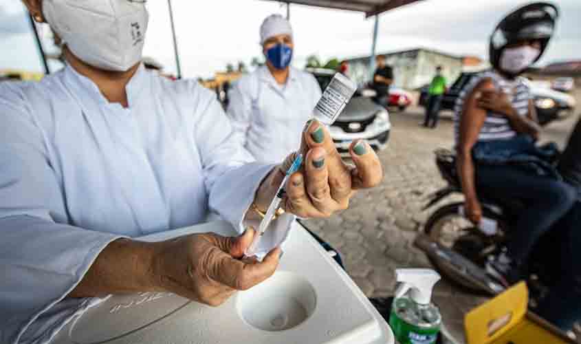 Prefeitura inicia a vacinação de pessoas com comorbidades