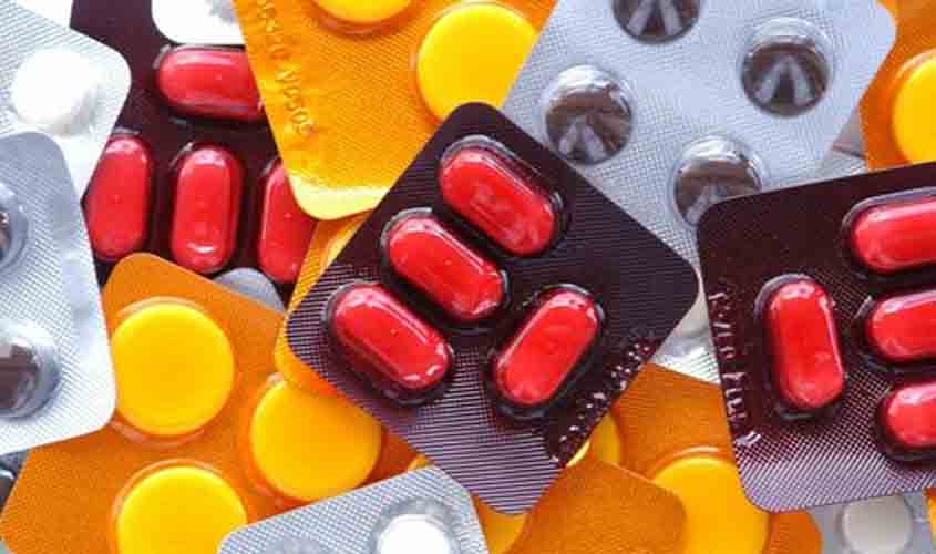 Anvisa autoriza uso emergencial de coquetel contra a Covid-19