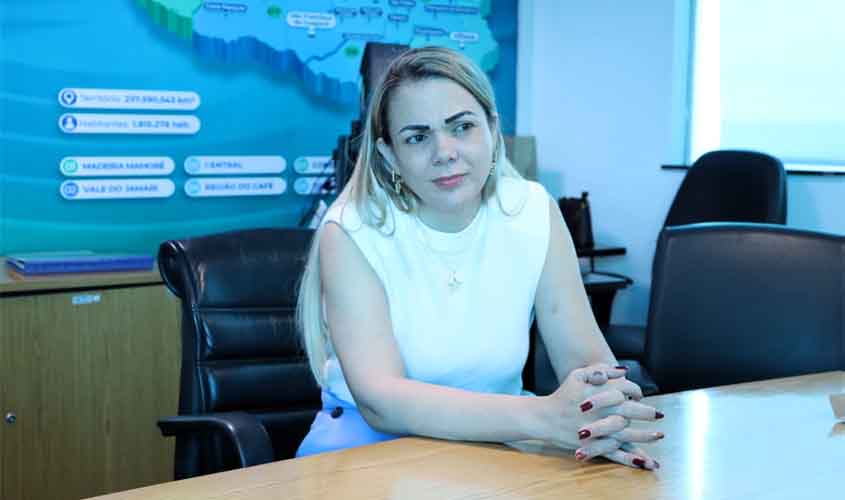 Deputada Cláudia de Jesus e Assembleia Legislativa aprovaram mudanças no PCCR da saúde