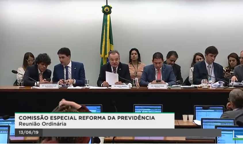 Confira o parecer apresentado à reforma da Previdência