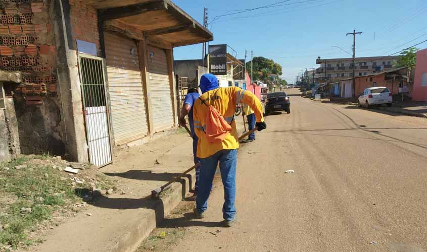 Prefeitura realiza mutirão de limpeza no bairro Castanheira