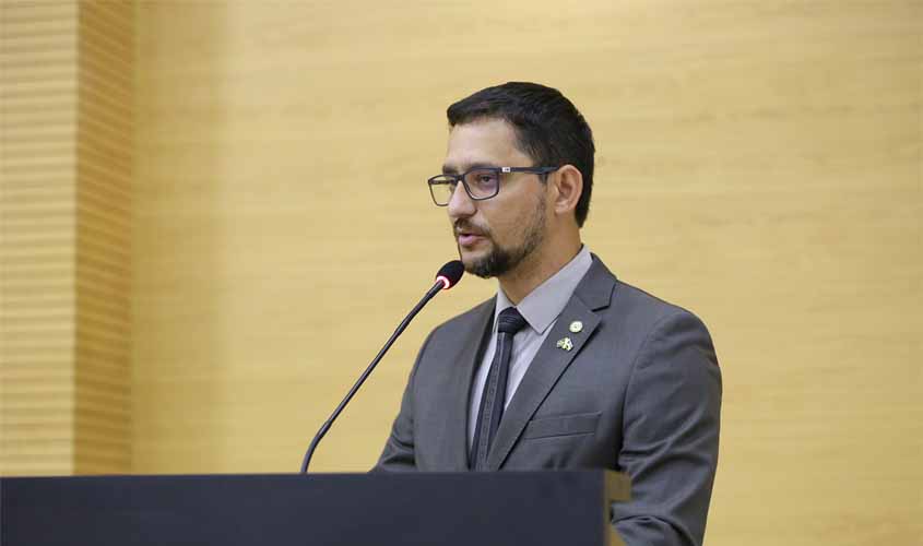 Deputado Anderson Pereira entrega Voto de Louvor para delegados, policiais militares e agentes penitenciários na segunda-feira