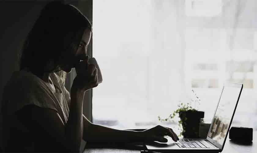 Aulas on-line: 4 itens para te ajudar nos estudos