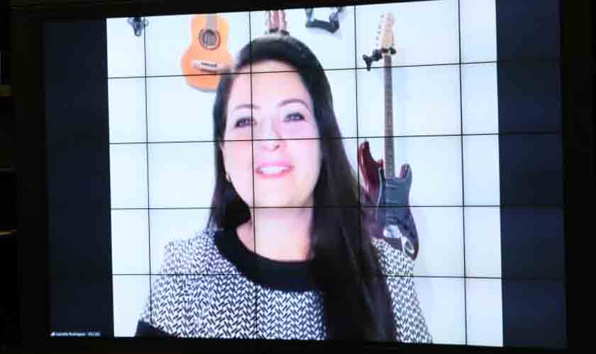 Comissão aprova projeto que atualiza as regras para mudança de nome no RG após casamento  