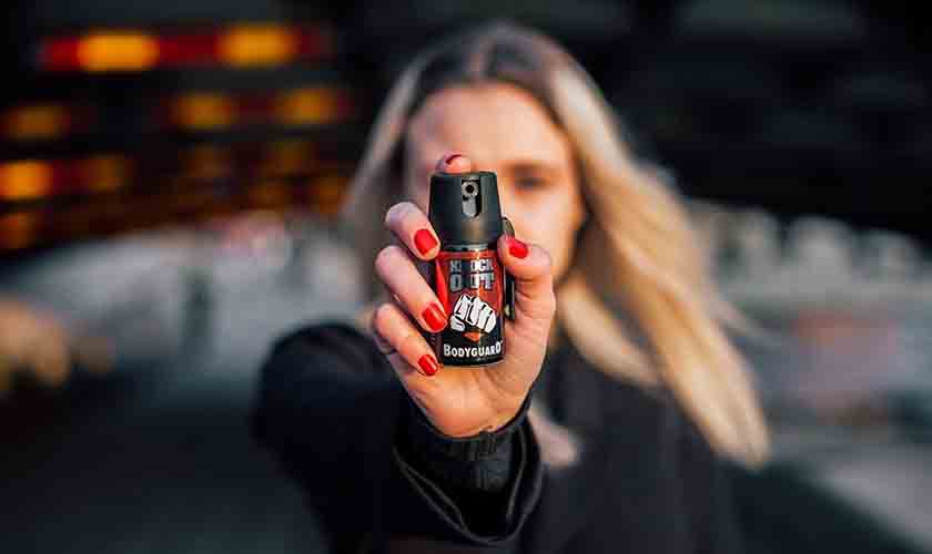 Projeto autoriza comercialização de spray de pimenta e arma de eletrochoque 