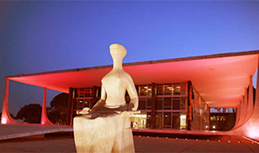 Junho Vermelho: STF recebe iluminação especial em apoio à campanha de doação de sangue