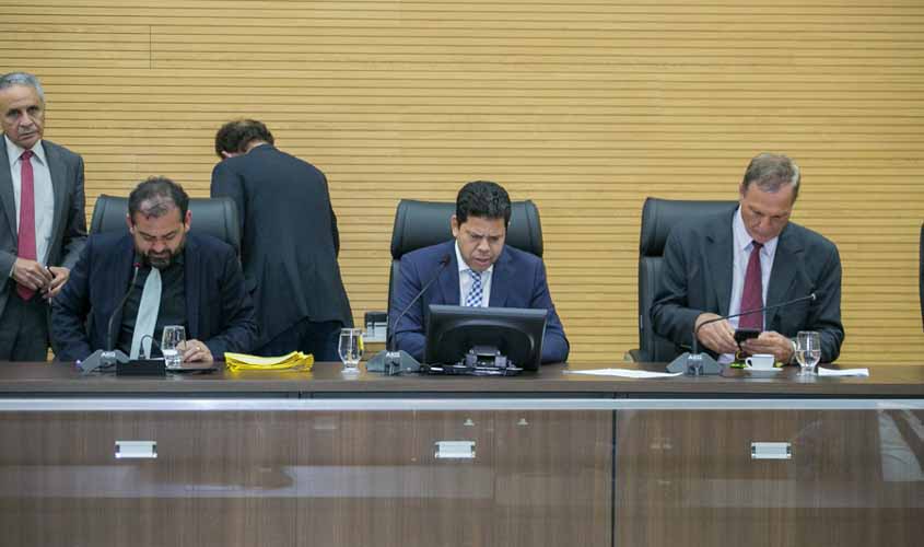 Deputado diz que falta de professores e escolas sem retorno de aulas é resultado de falta de planejamento da gestão passada da Seduc