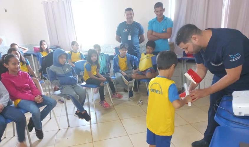 Cuidado com a saúde bucal é tema de atividades para estudantes da zona rural