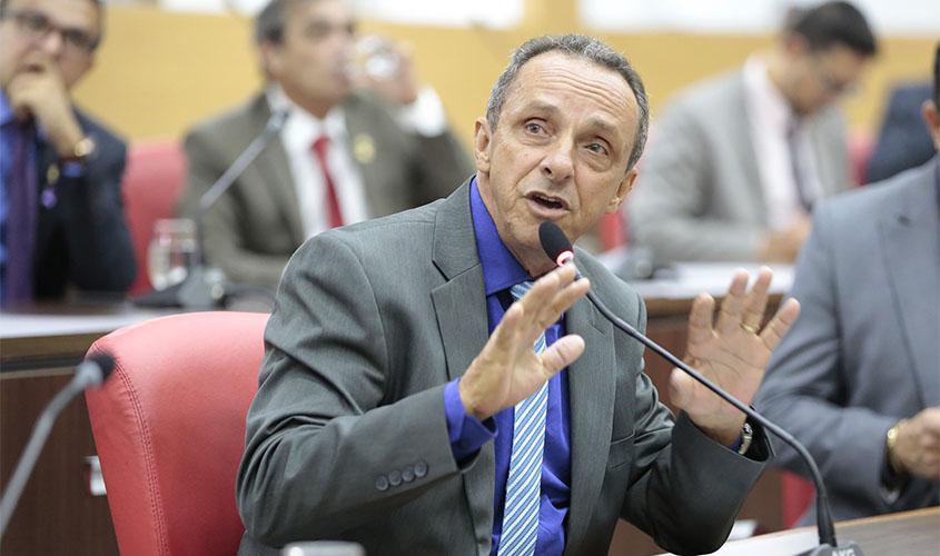 Latícinios estão proibidos de ampliar prazo para pagamento do leite