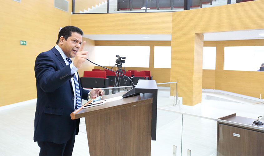 Deputado Jair Montes condena notícias falsas e defende colega parlamentar