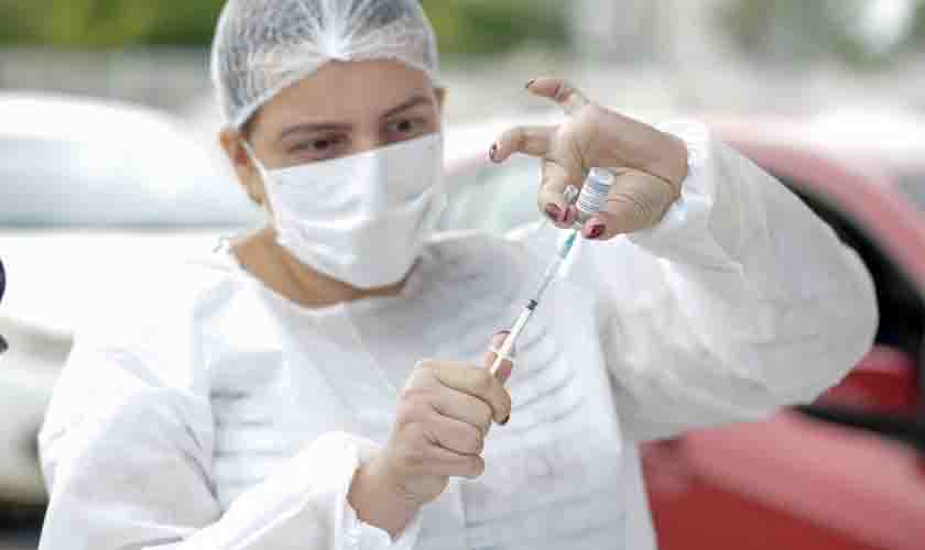 Governo de Rondônia autoriza redução de intervalo da 2ª dose das vacinas AstraZeneca e Pfizer para profissionais da Educação