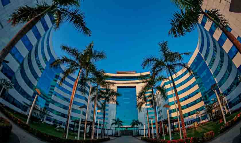 Lei 5.038 orienta a fixação de placas em braile em esteiras e escadas rolantes de estabelecimentos