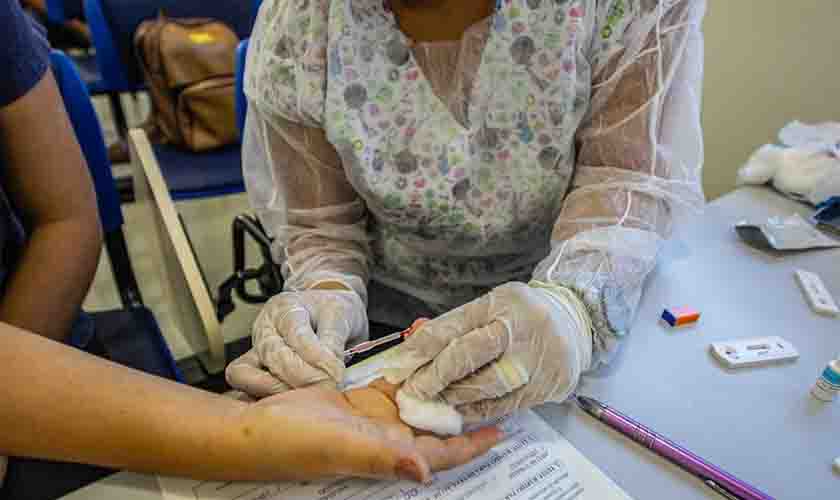 Julho Amarelo busca conscientizar com testagem rápida