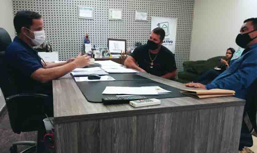 Vereadores de Seringueiras firmam parceria com a Escola do Legislativo