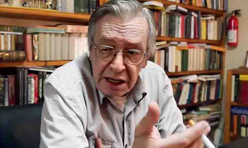 Olavo de Carvalho tem infecção urinária de corrente sanguínea e suspeita de câncer