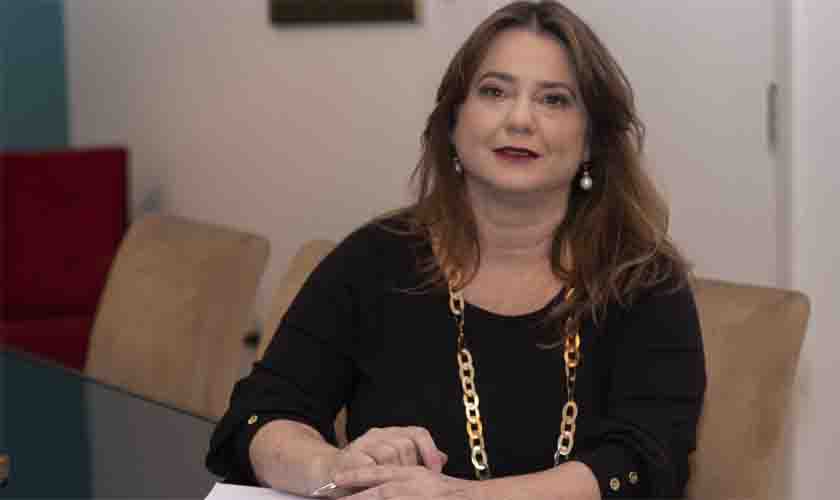 Jurista elenca crimes que Bolsonaro comete ao ameaçar eleições