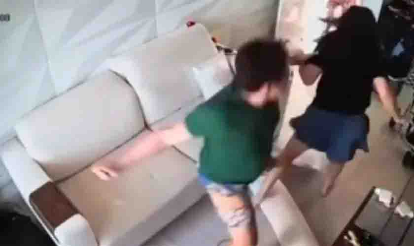 DJ Ivis é preso em Fortaleza após agressões contra ex-esposa