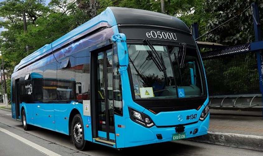 Brasil deve ter 3 mil ônibus elétricos até 2024; Mercedes-Benz pretende oferecer a metade